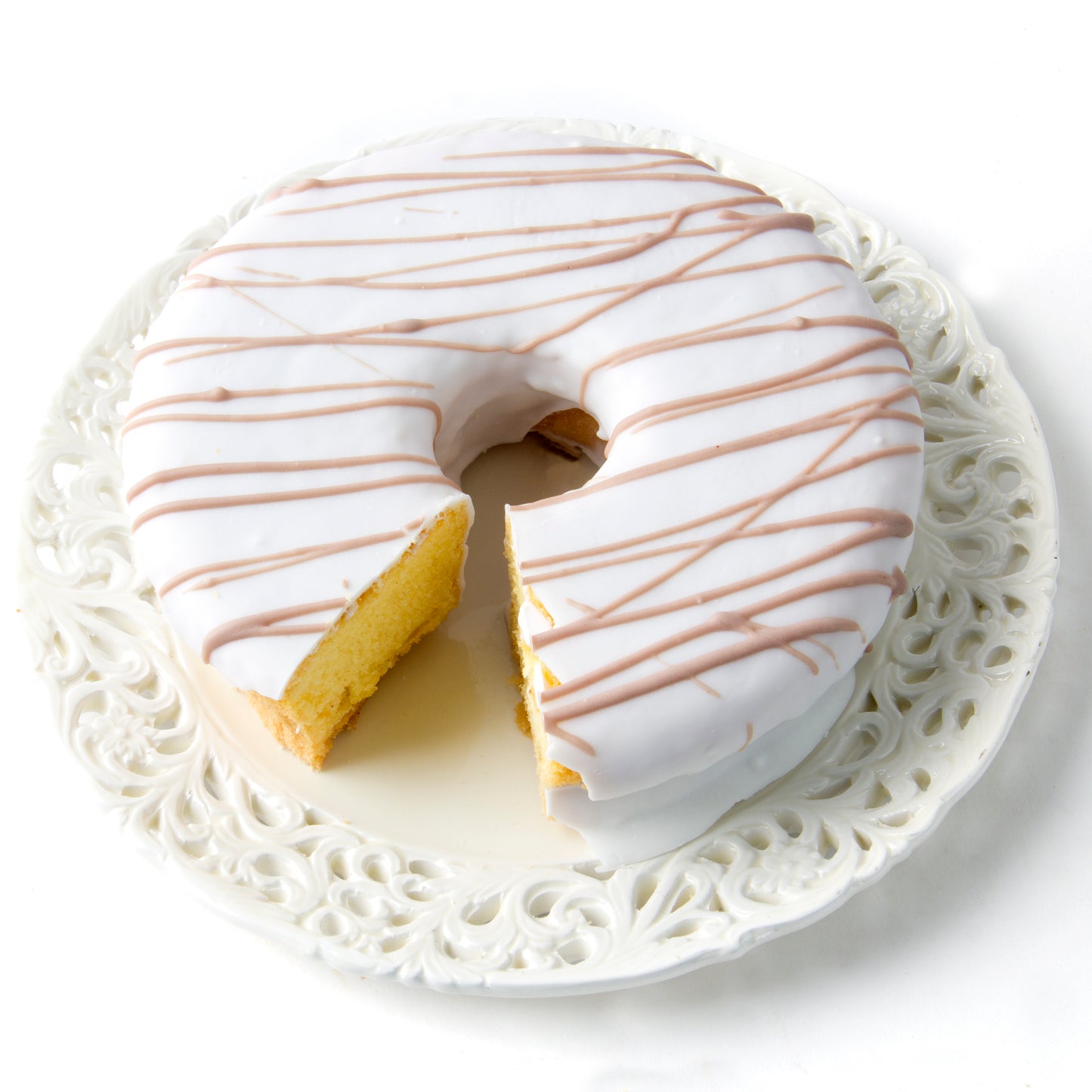 PassoverGourmetWhiteChocolateCoveredMarbleRingCake