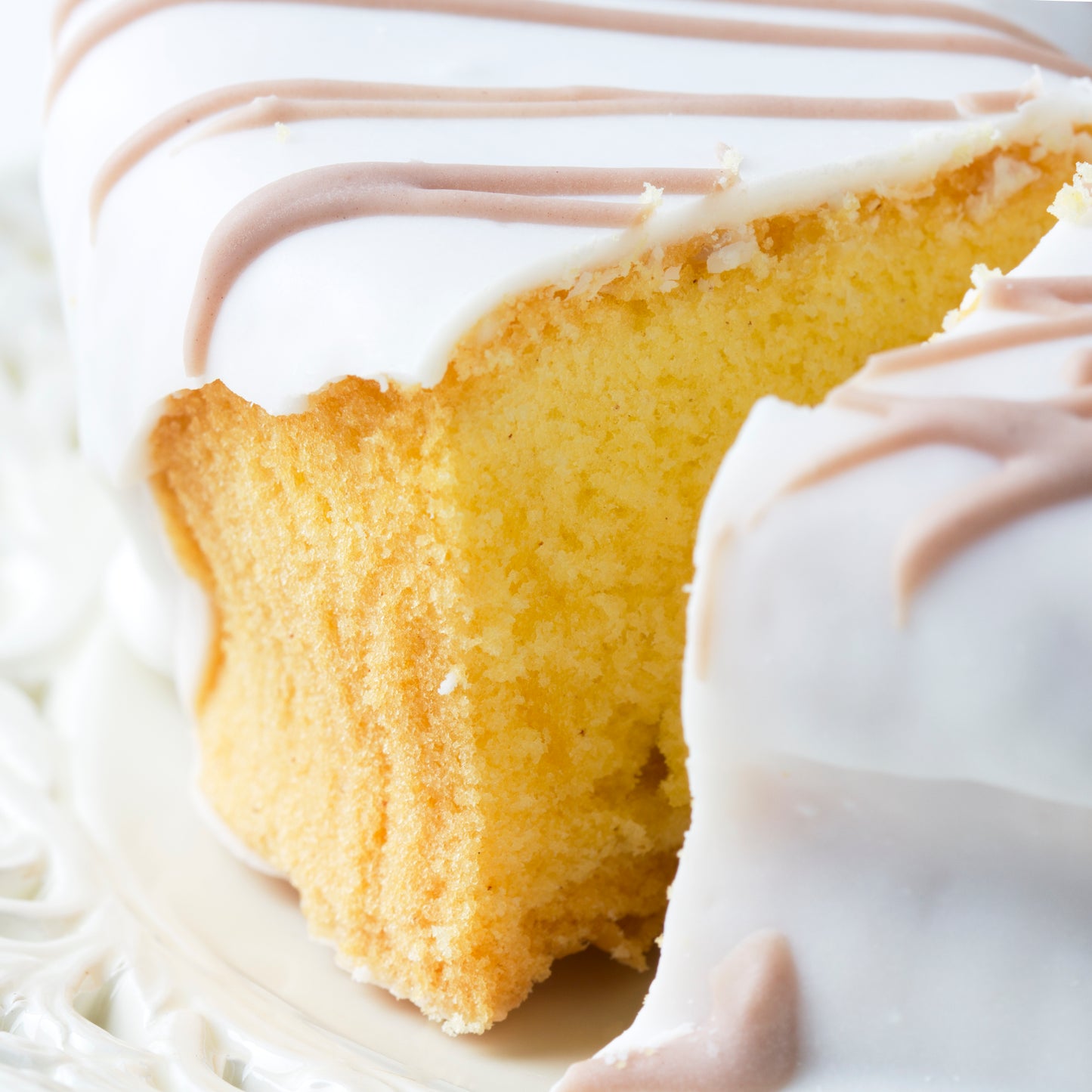 PassoverGourmetWhiteChocolateCoveredMarbleRingCake
