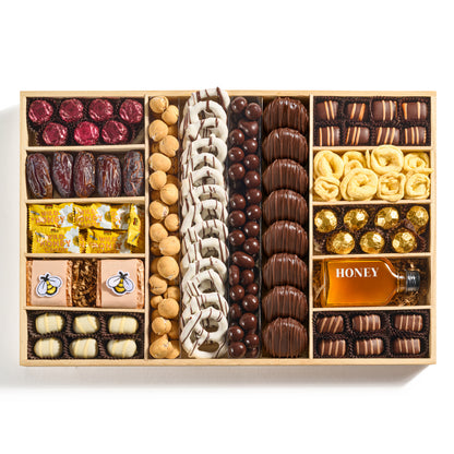Wooden Nut & Chocolate Gift Tray – XL