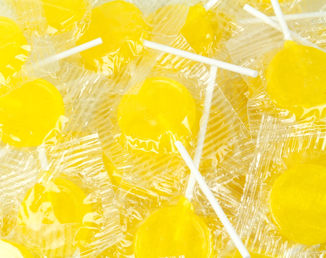 Конфеты желтого цвета